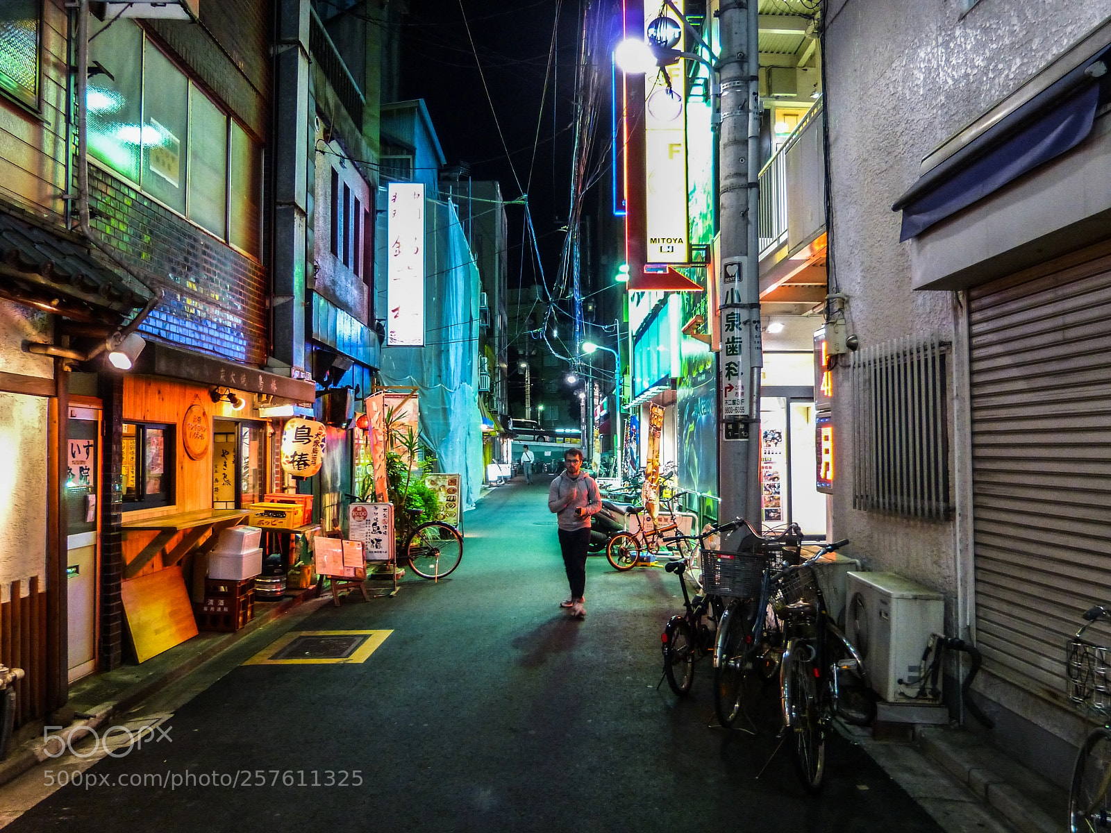 Panasonic Lumix DMC-FZ150 sample photo. Neon nights photography