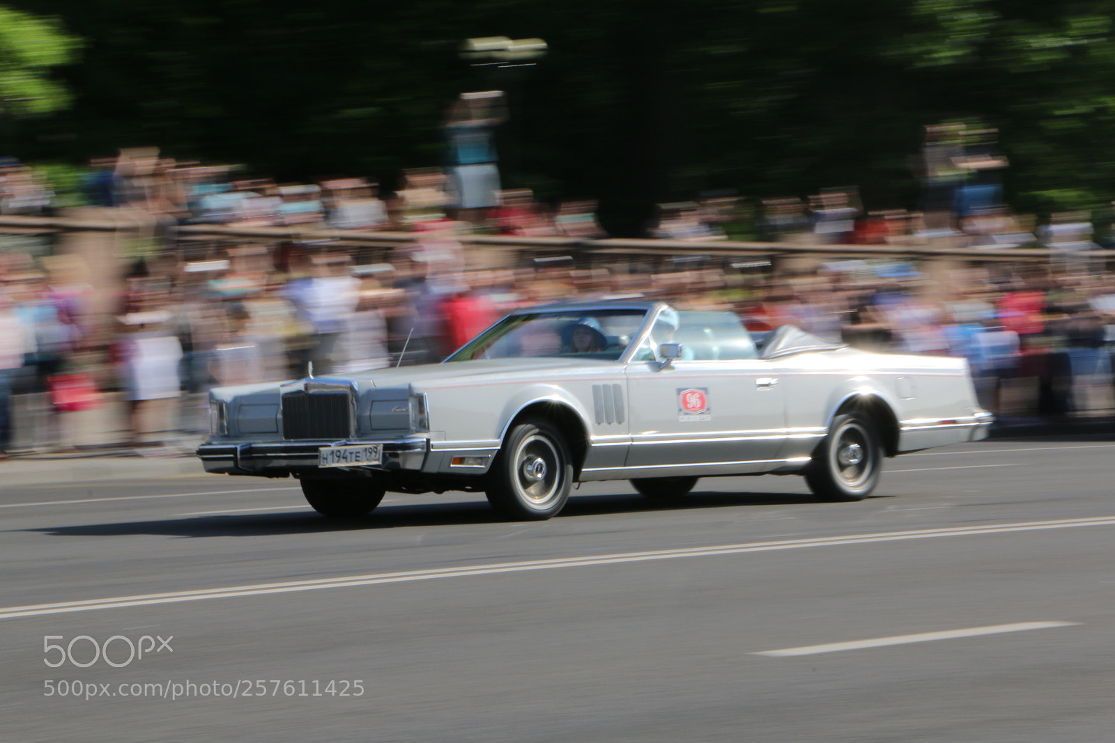 Canon EOS 70D sample photo. Retro car photography