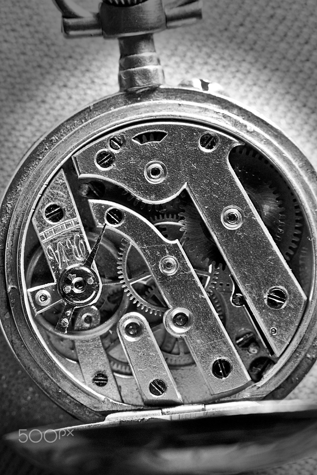 Canon EOS 100D (EOS Rebel SL1 / EOS Kiss X7) sample photo. Montre photography