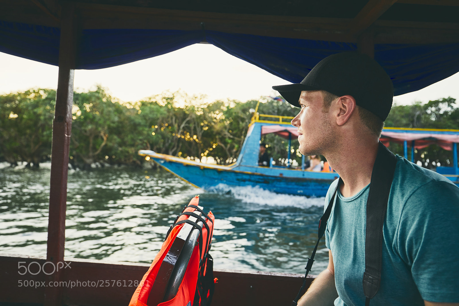 Canon EOS 5D Mark IV sample photo. Adventure on the lake photography