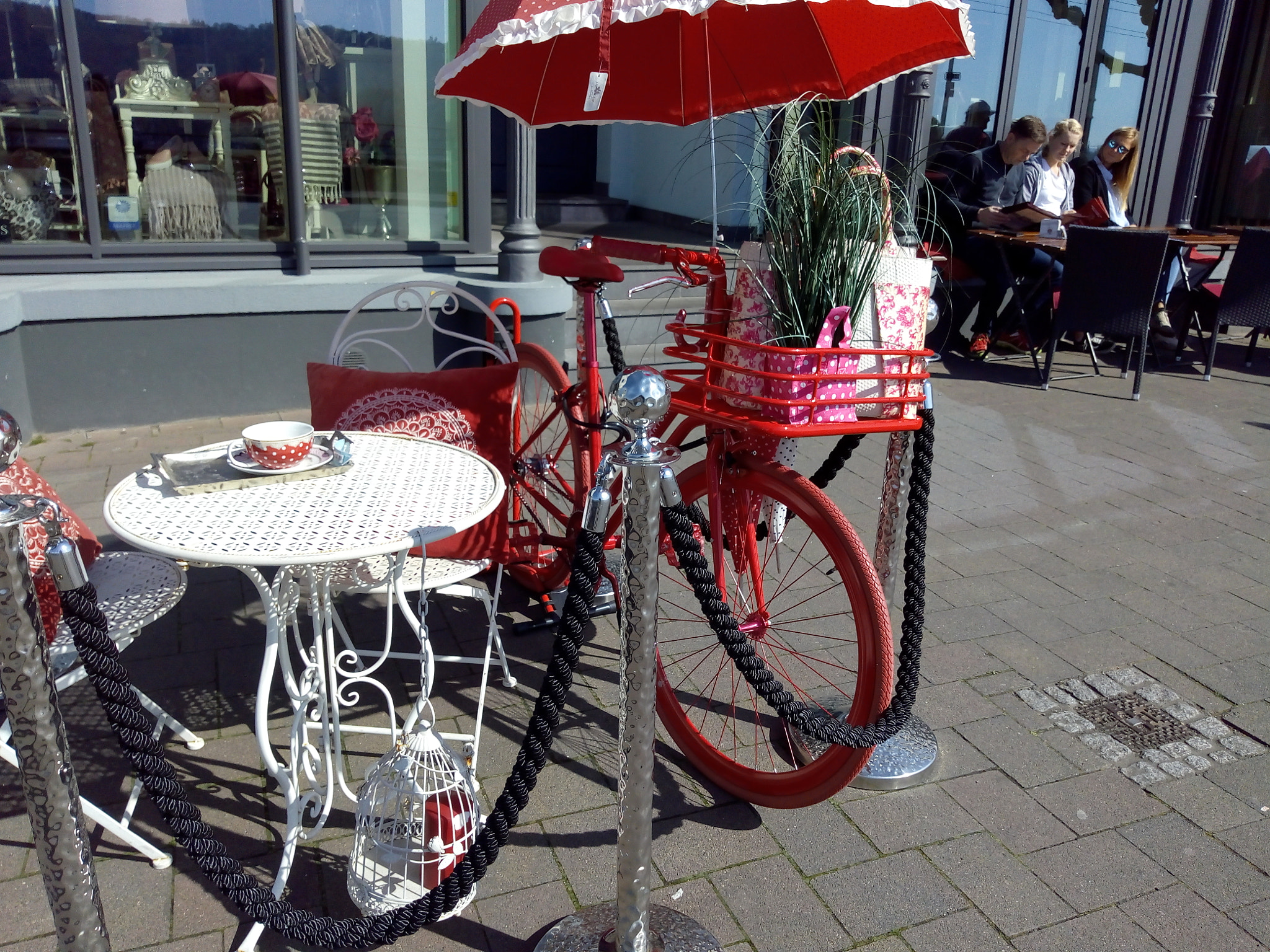Motorola Moto E (4) Plus sample photo. Pink lady bicycles photography