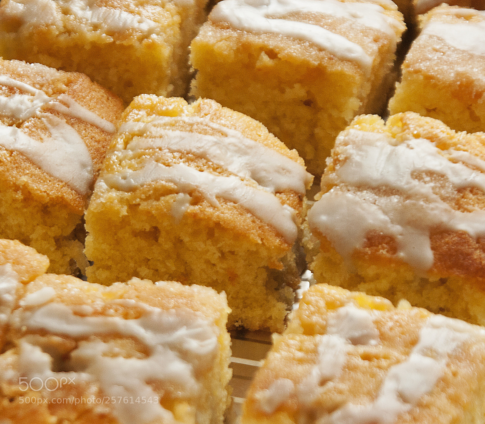 Canon EOS 350D (EOS Digital Rebel XT / EOS Kiss Digital N) sample photo. Lemon drizzle o photography