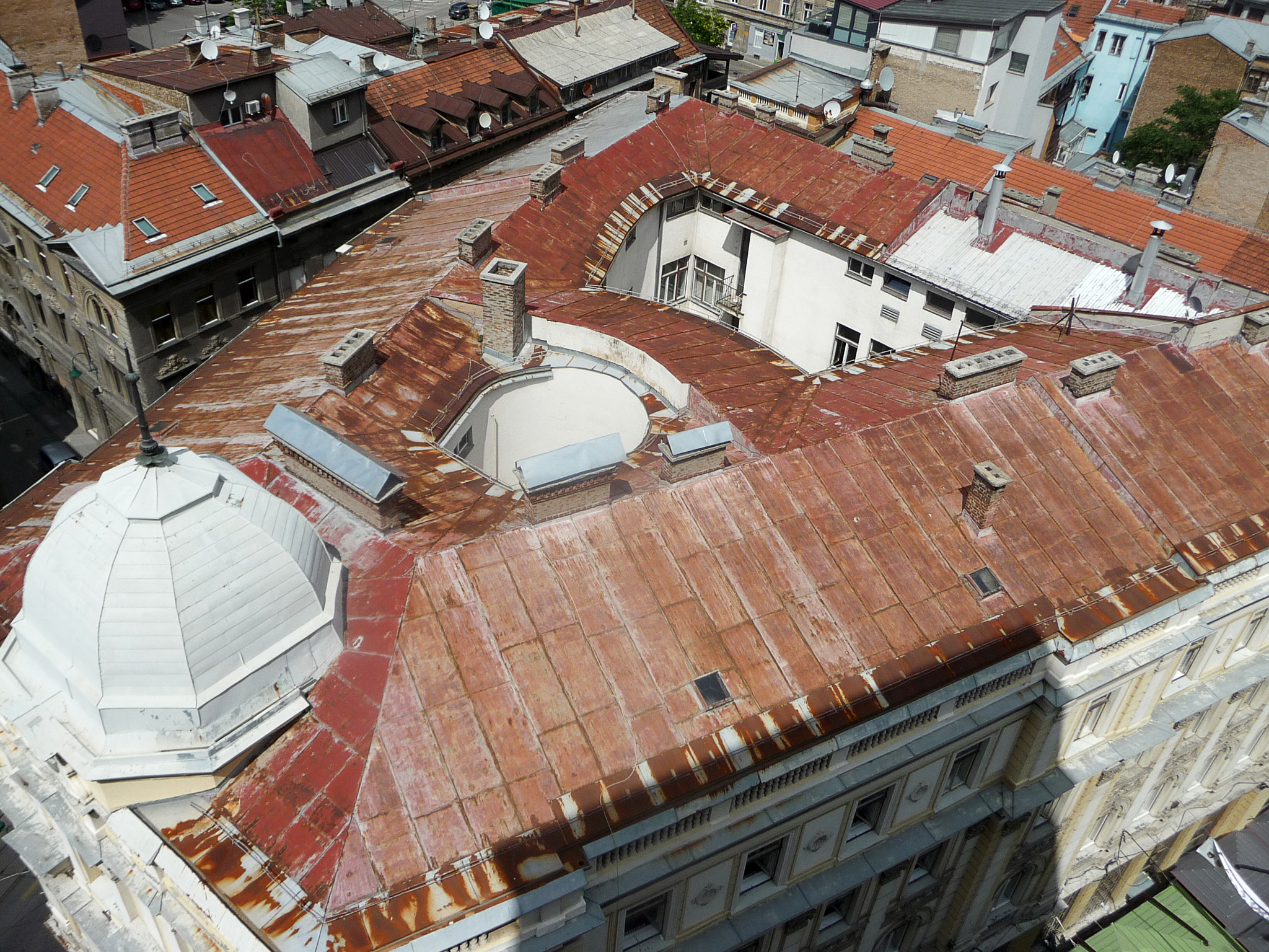 Panasonic Lumix DMC-TZ4 sample photo. Sarajevo courtyards o photography