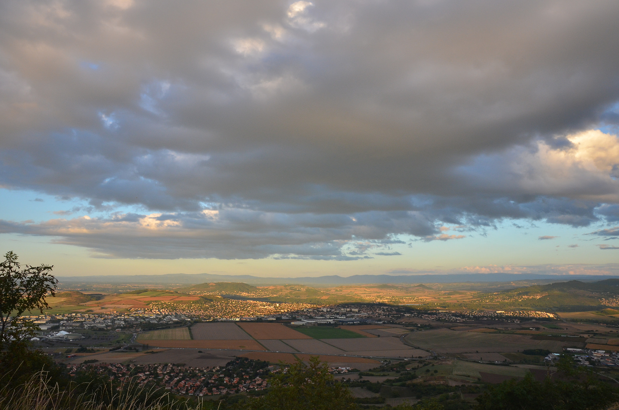 Sigma 17-50mm F2.8 EX DC OS HSM sample photo. Vue de gergovie photography