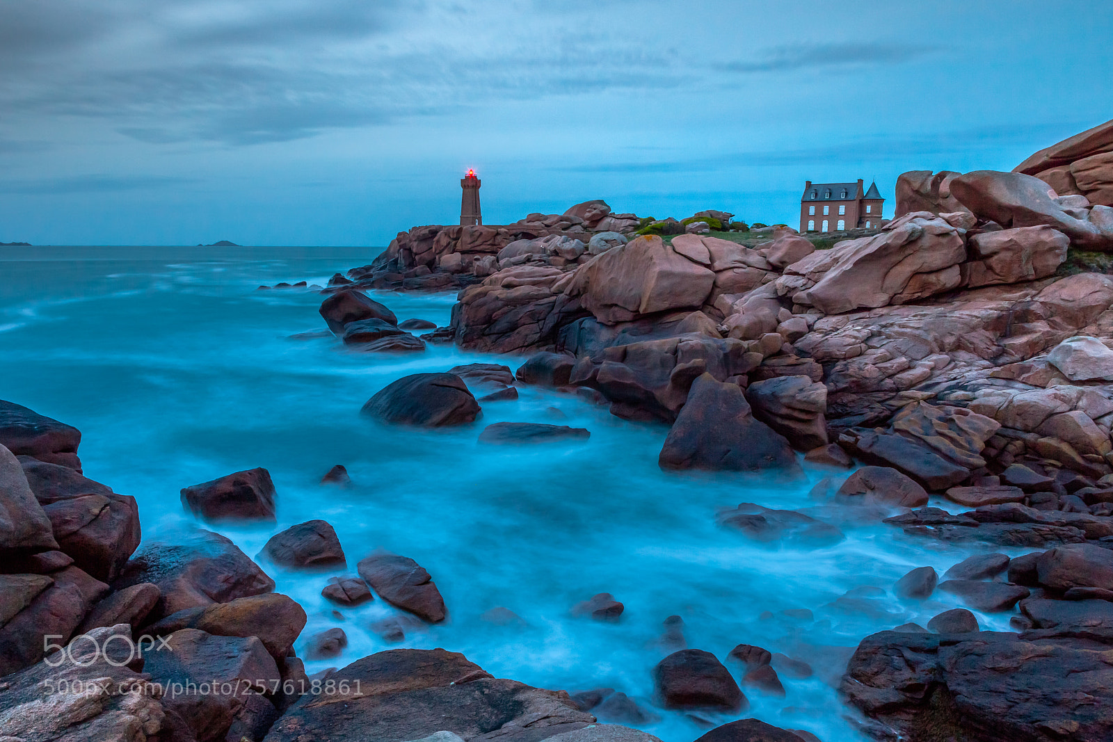 Canon EOS 5D Mark II sample photo. Lighthouse photography