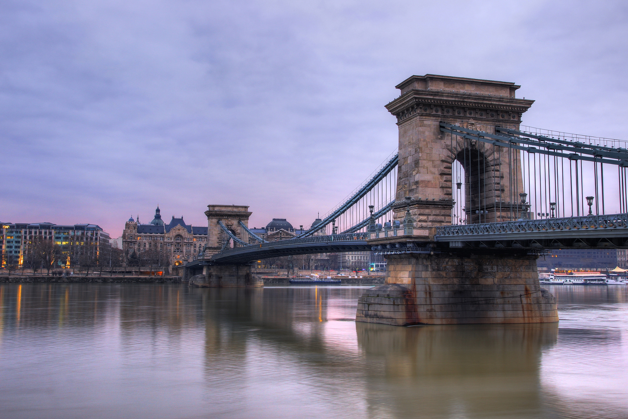 Canon EOS 600D (Rebel EOS T3i / EOS Kiss X5) sample photo. Chain bridge photography