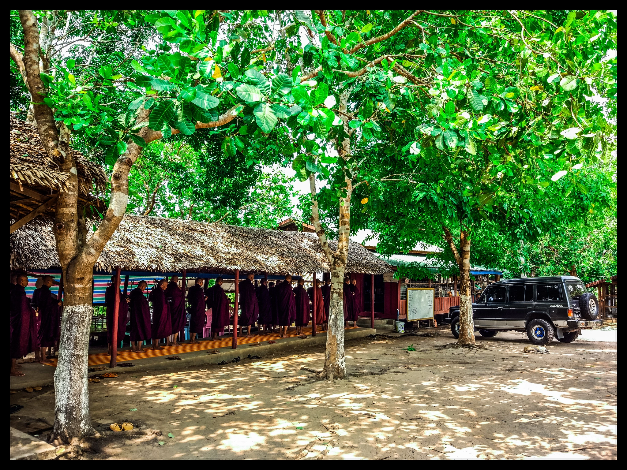 Xiaomi MI 5 sample photo. Buddish monk's lunch photography