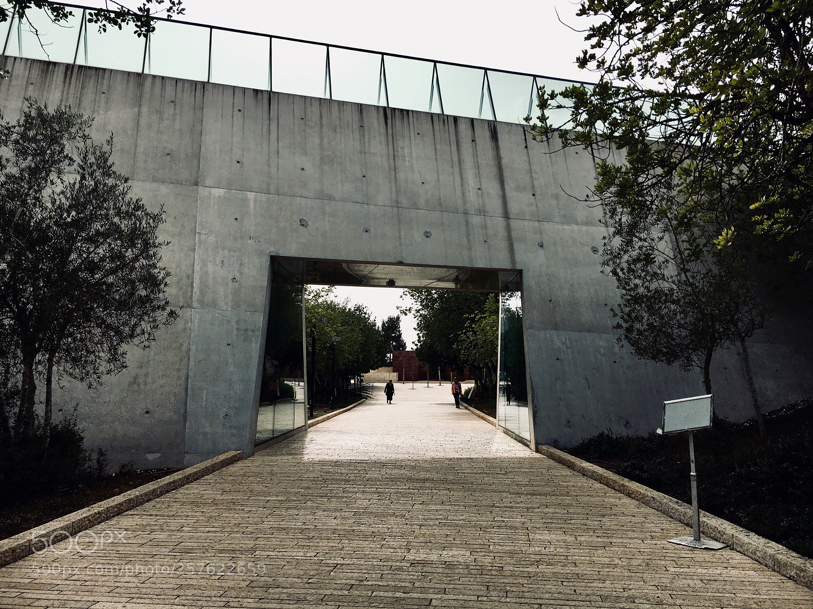 Apple iPhone 6s sample photo. Narrow passage

yad vashem  photography