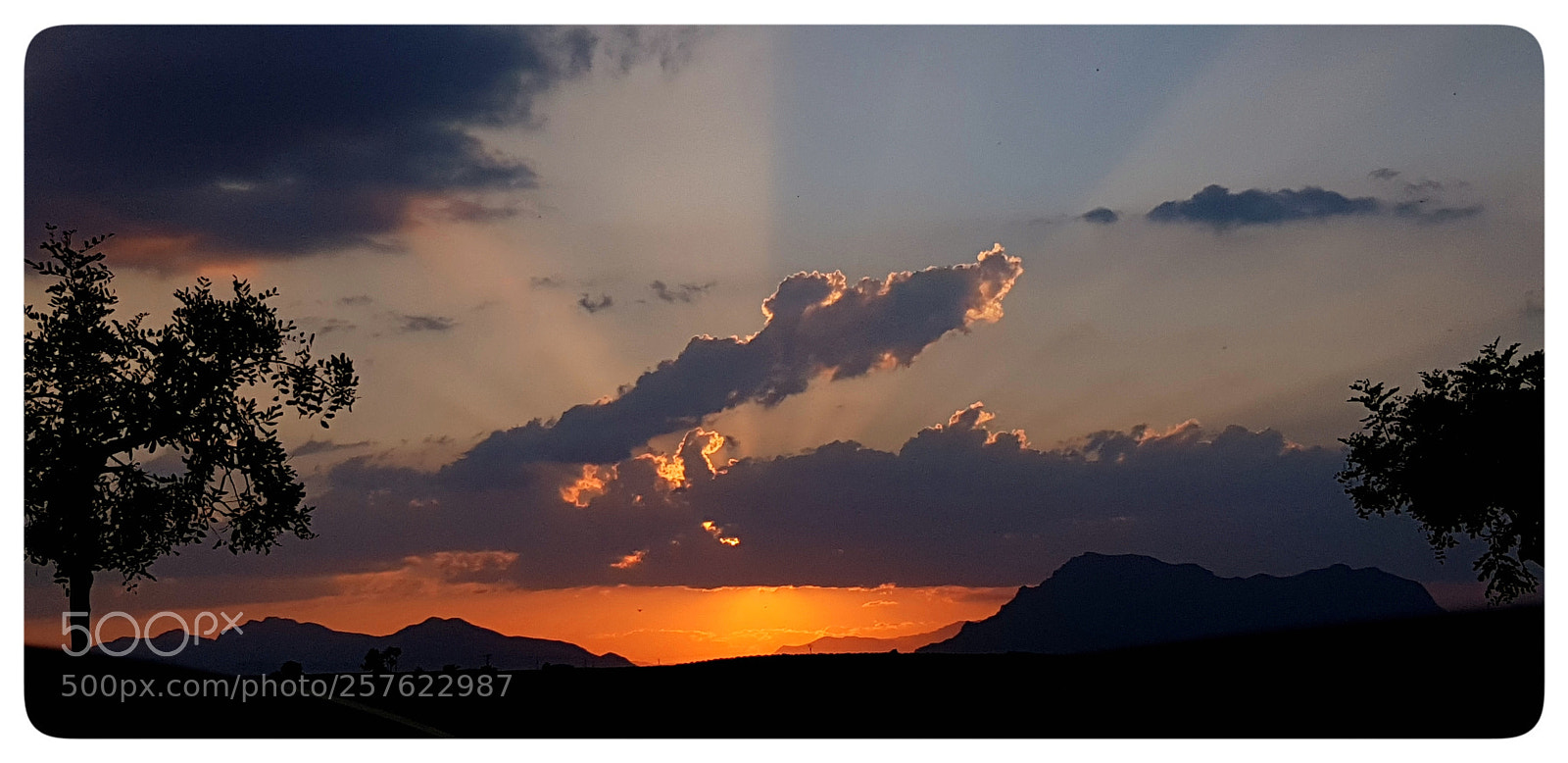 Samsung Galaxy S8 sample photo. Nubes al atardecer photography