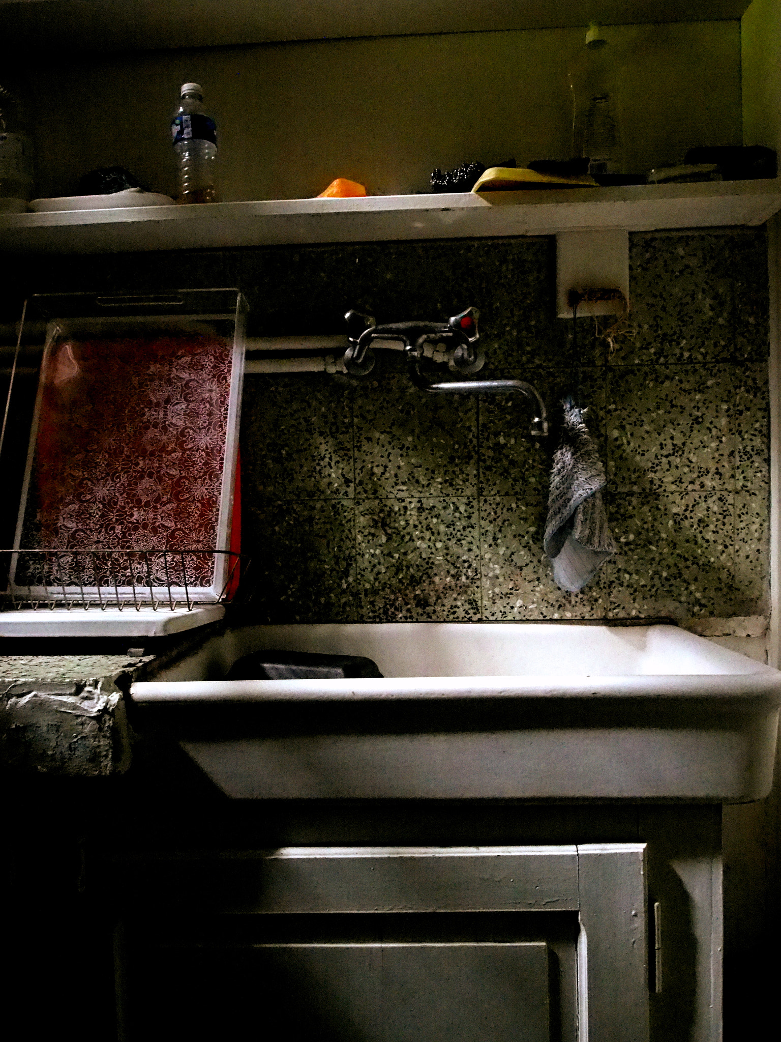 Olympus PEN E-PL6 sample photo. Abandoned sink photography