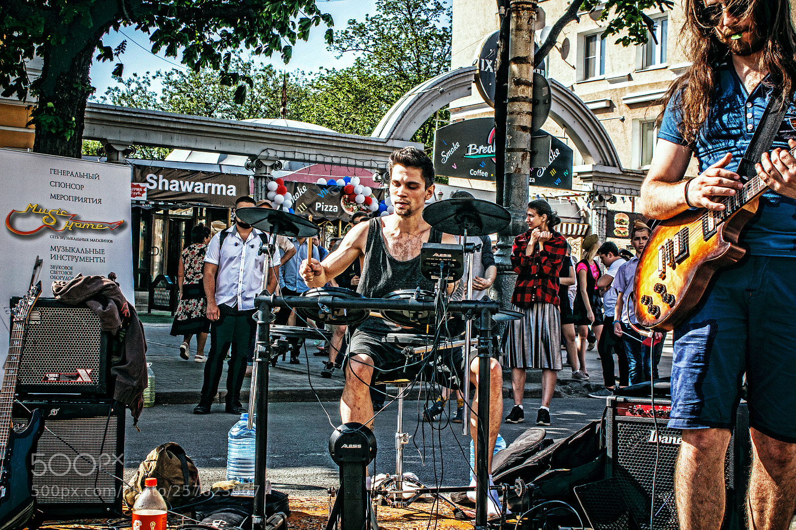 Canon EOS 650D (EOS Rebel T4i / EOS Kiss X6i) sample photo. Street musician photography