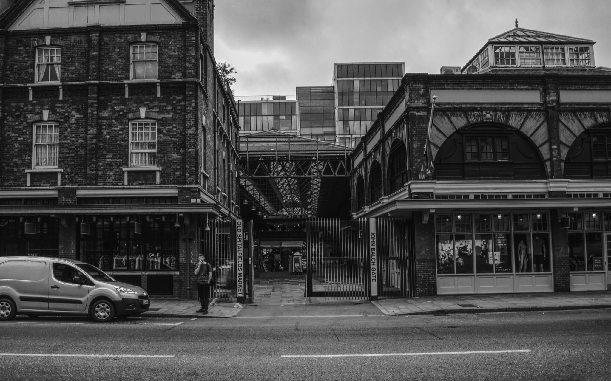 Sony Alpha DSLR-A330 sample photo. Old spitalfields market photography