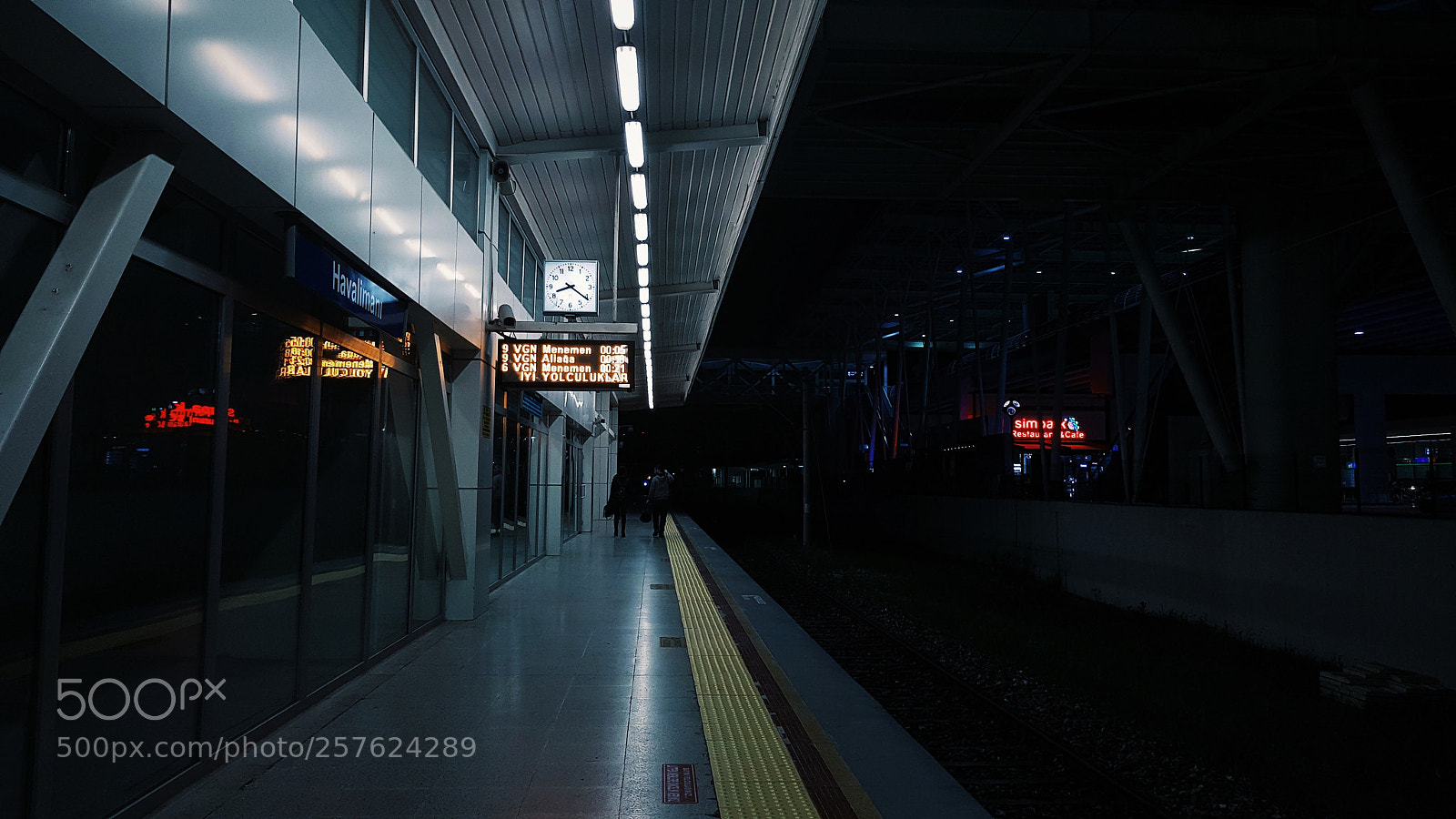 Samsung Galaxy S8+ sample photo. Izmir international airport subway photography