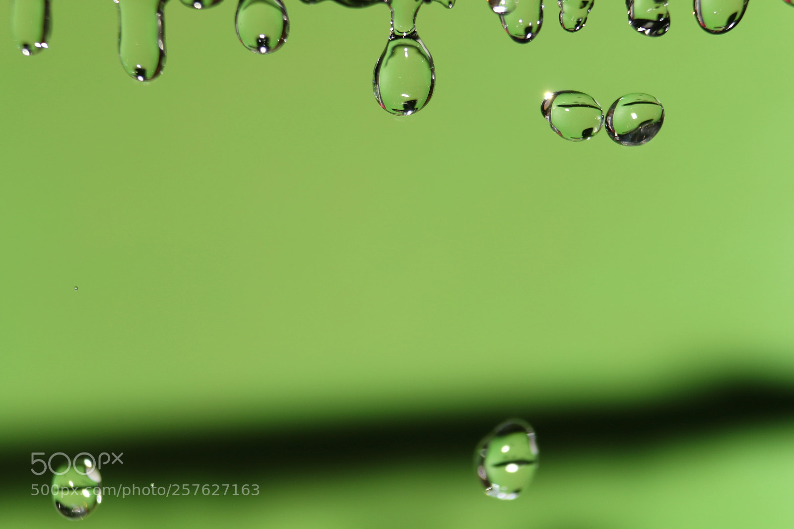 Canon EOS 70D sample photo. Waterdrops falling from a photography