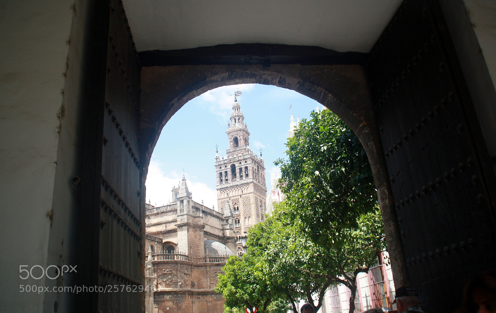 Canon EOS 1000D (EOS Digital Rebel XS / EOS Kiss F) sample photo. La giralda photography