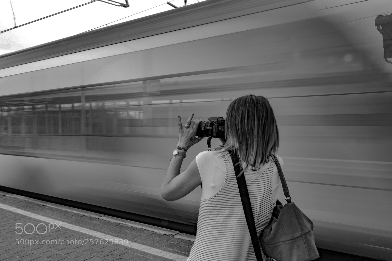 Canon EOS 760D (EOS Rebel T6s / EOS 8000D) sample photo. Train  photography