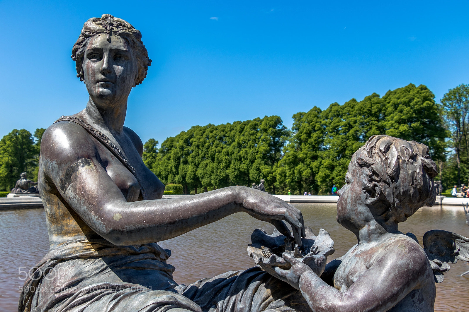 Canon EOS 77D (EOS 9000D / EOS 770D) sample photo. Statue at neues schloss photography