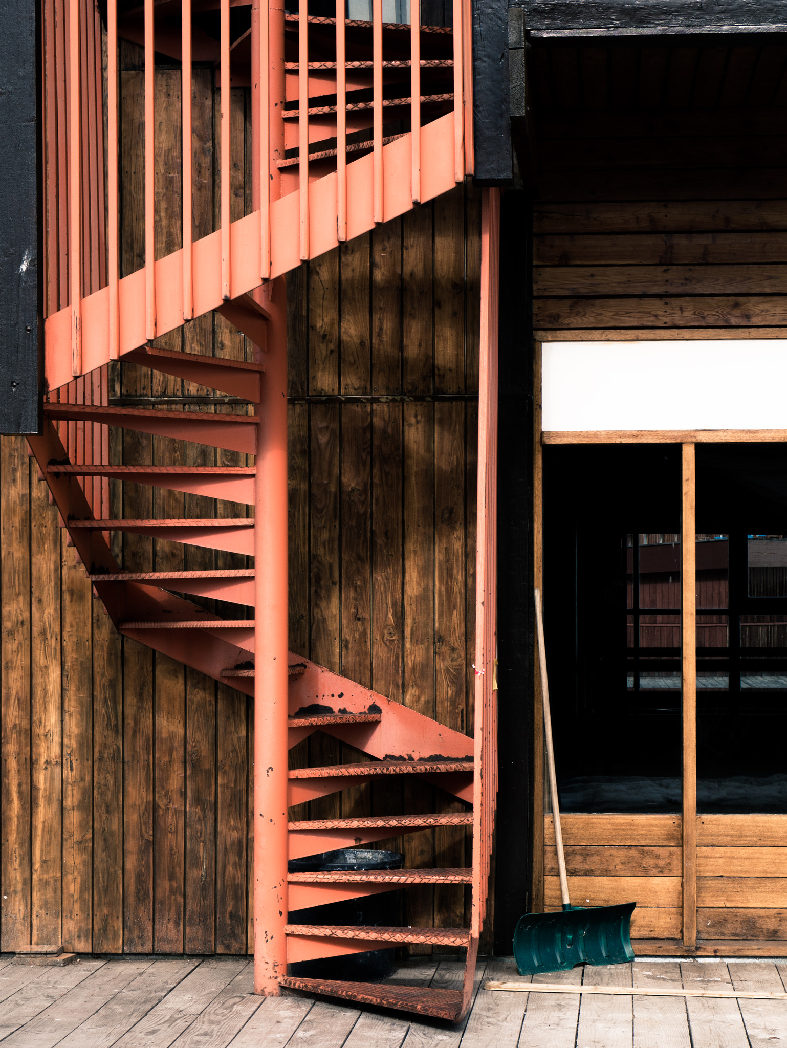 Panasonic Lumix DMC-G85 (Lumix DMC-G80) sample photo. Only stairs and a shovel photography