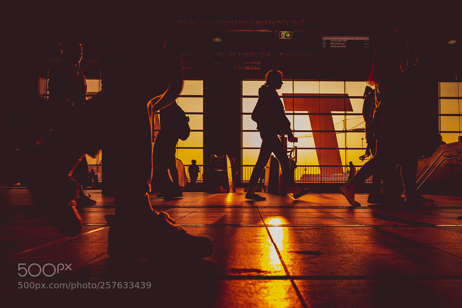 Fujifilm X-T20 sample photo. Ostkreuz am samstagabend photography