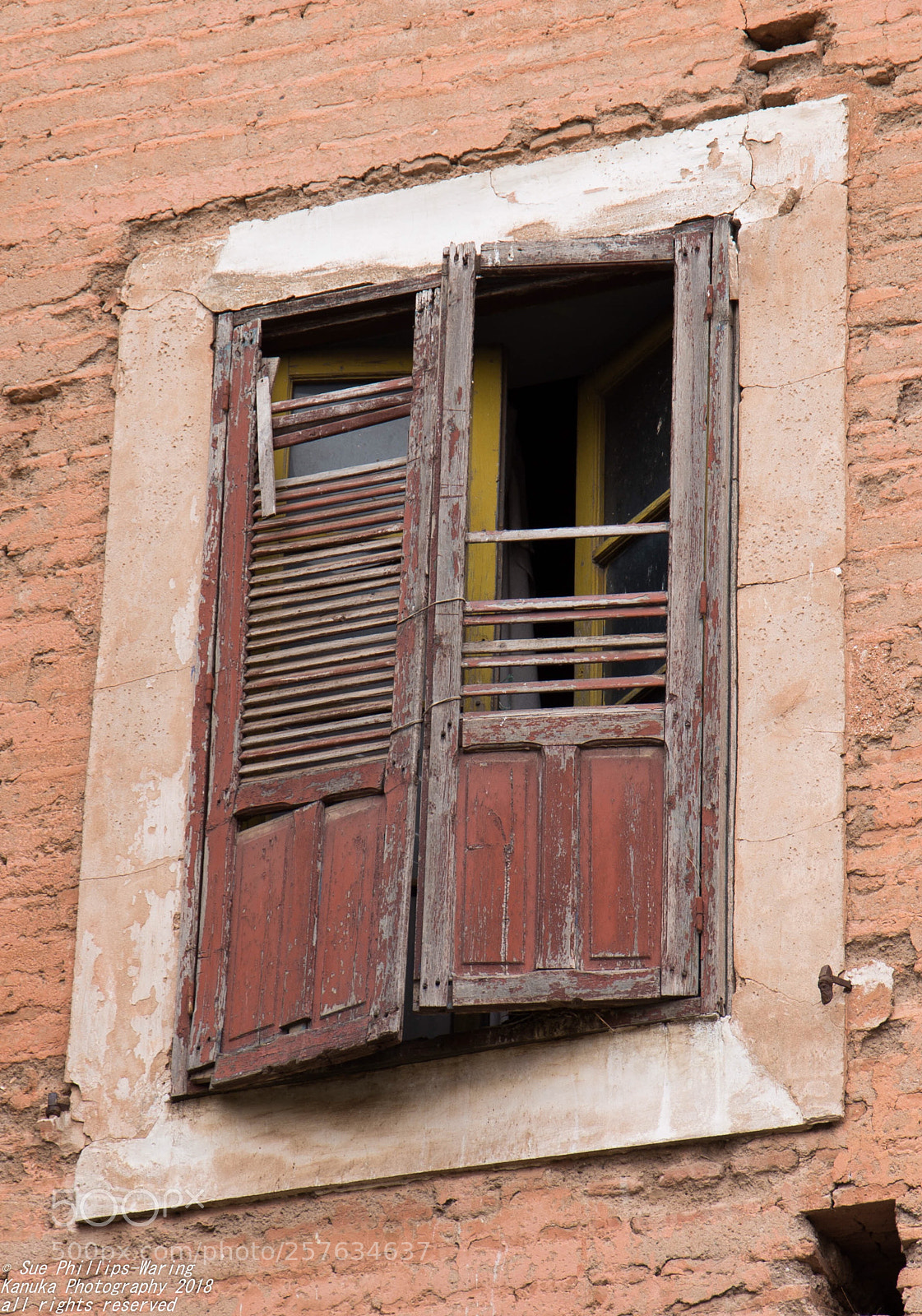 Canon EOS 6D sample photo. Ancient window photography