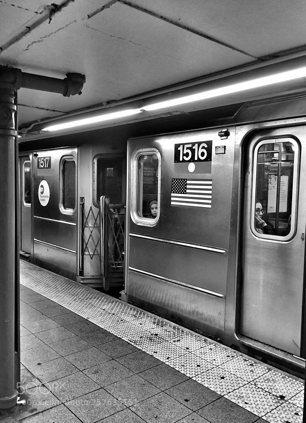 Apple iPhone 6 sample photo. Subway photography
