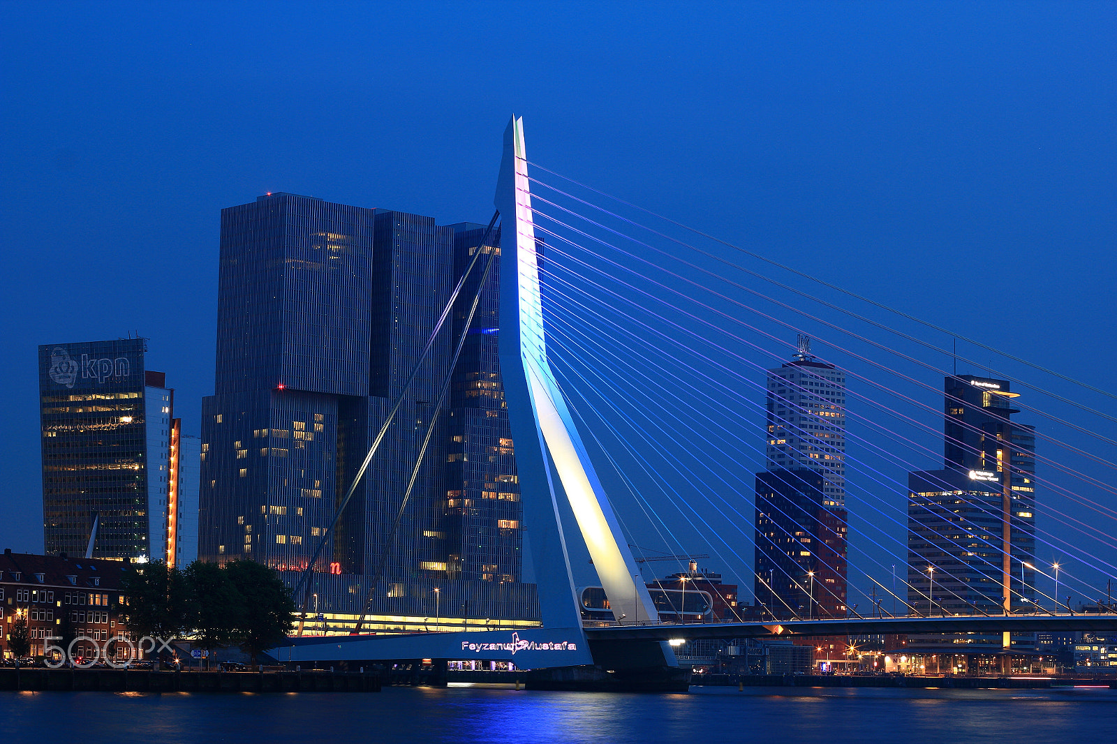 Canon EOS 600D (Rebel EOS T3i / EOS Kiss X5) + Canon EF 50mm F1.4 USM sample photo. The giants of rotterdam photography