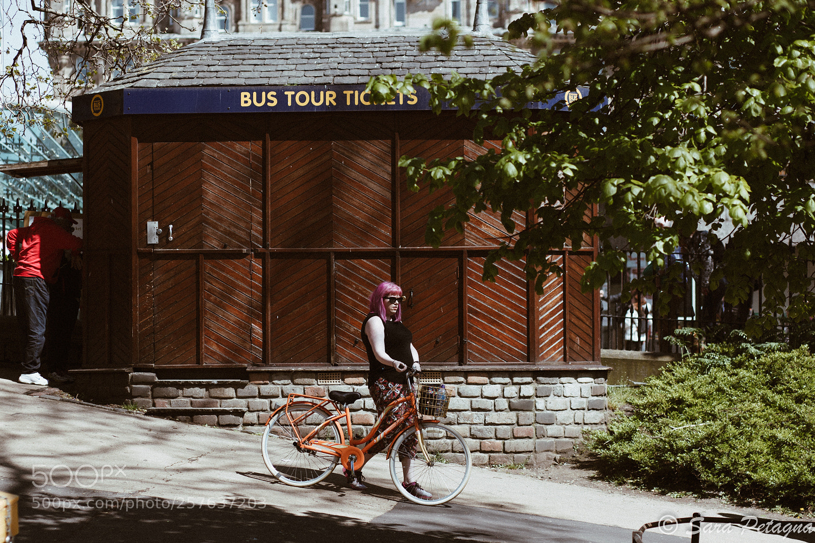 Canon EOS 5D Mark II sample photo. The orange bicycle photography