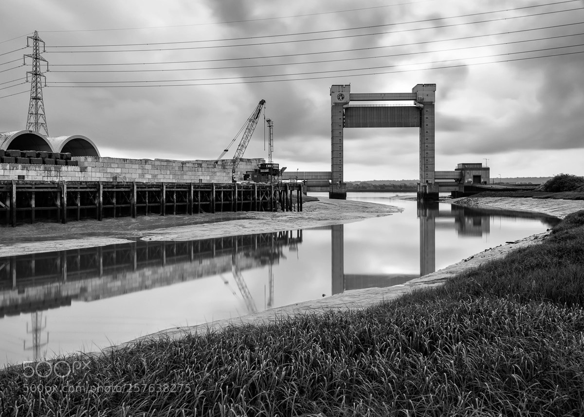 Canon EOS 5D Mark IV sample photo. Barking creek flood barrier photography
