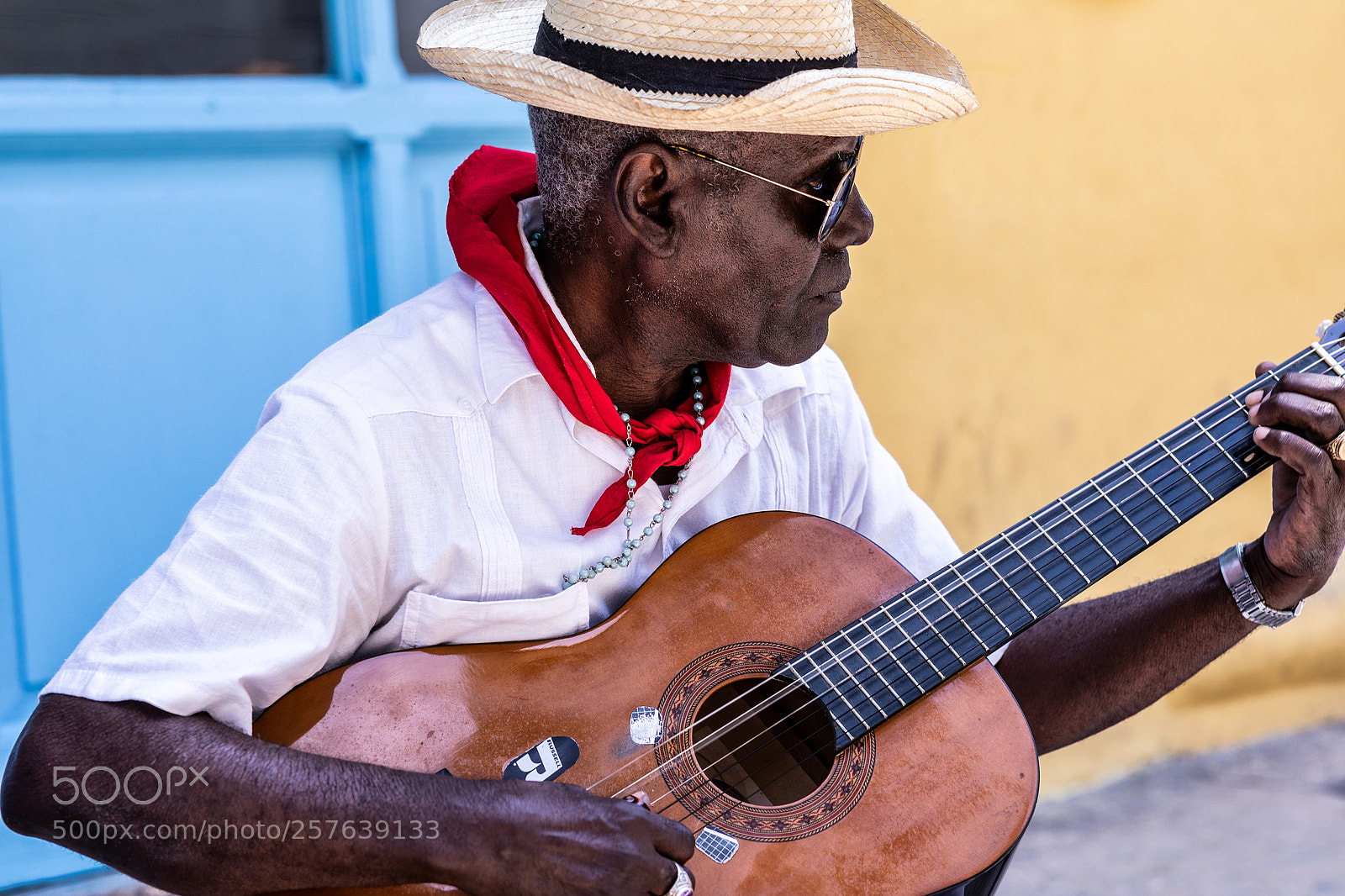 Canon EOS 5D Mark IV sample photo. Cuban son singer havana photography