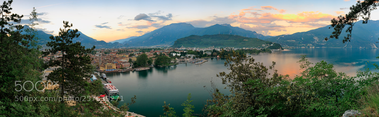 Canon EOS 7D Mark II sample photo. Riva del garda photography