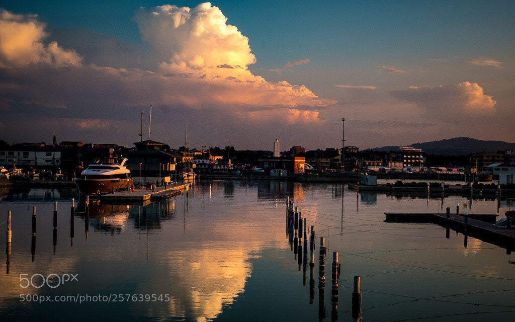 Fujifilm X-T20 sample photo. Boat house
 photography