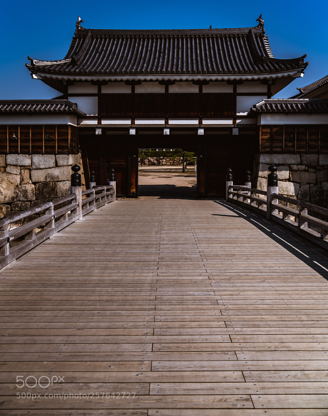 Sony a7R III sample photo. Hiroshima castle gate photography
