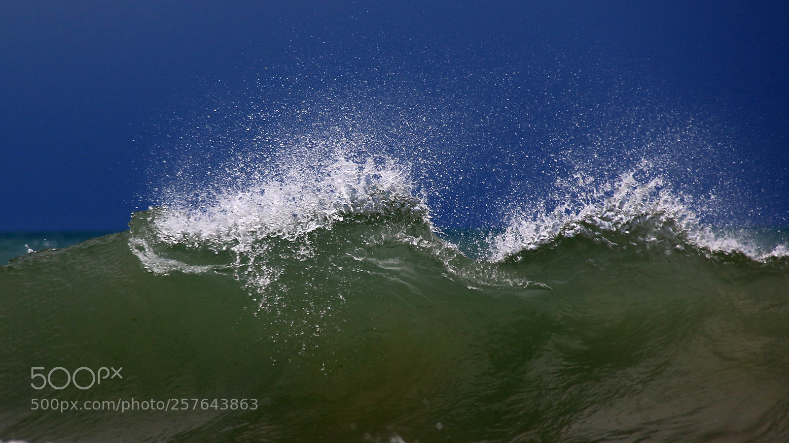 Canon EF 75-300mm F4.0-5.6 IS USM sample photo. Double breaking wave lake photography