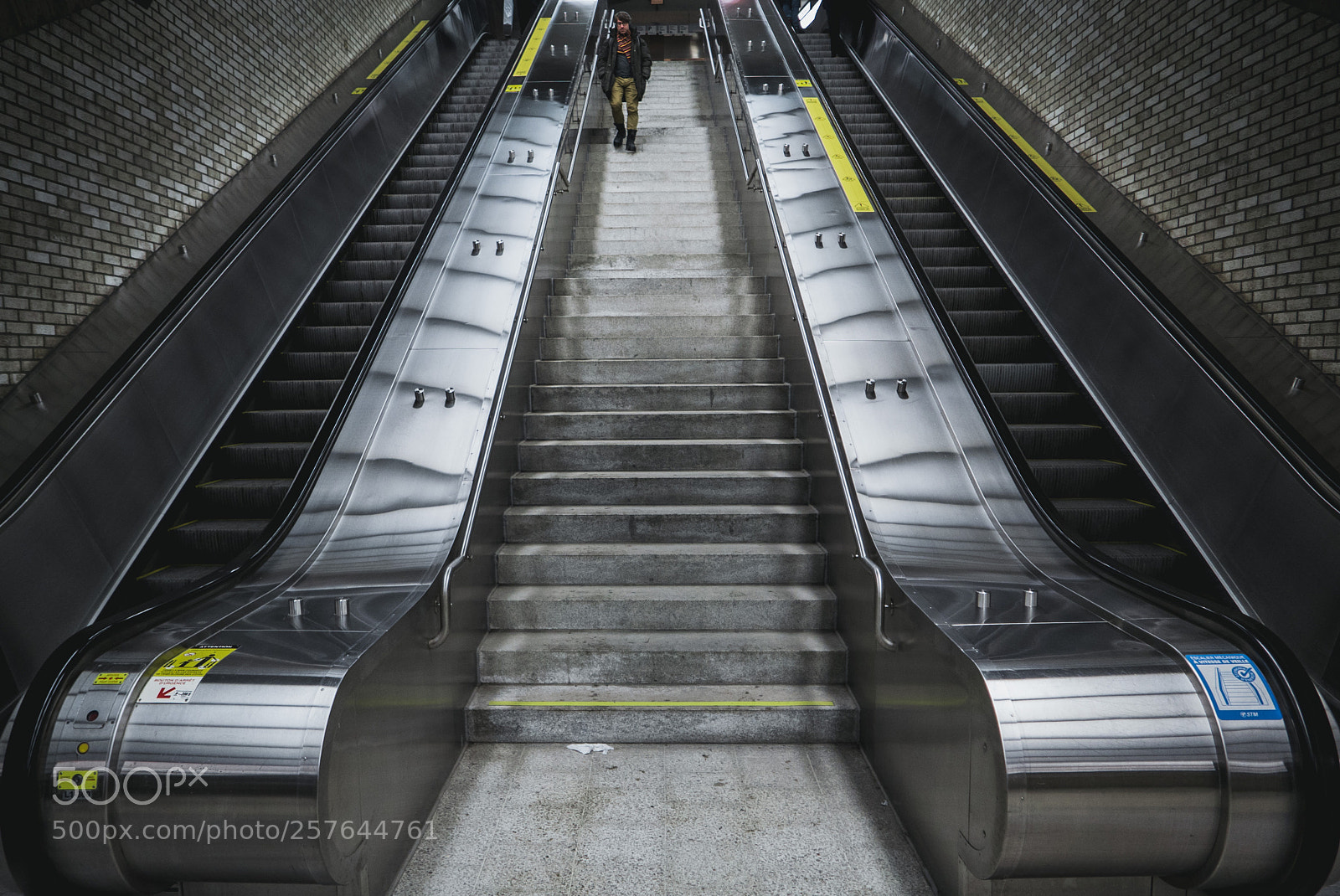 Panasonic Lumix DMC-LX100 sample photo. Underground photography