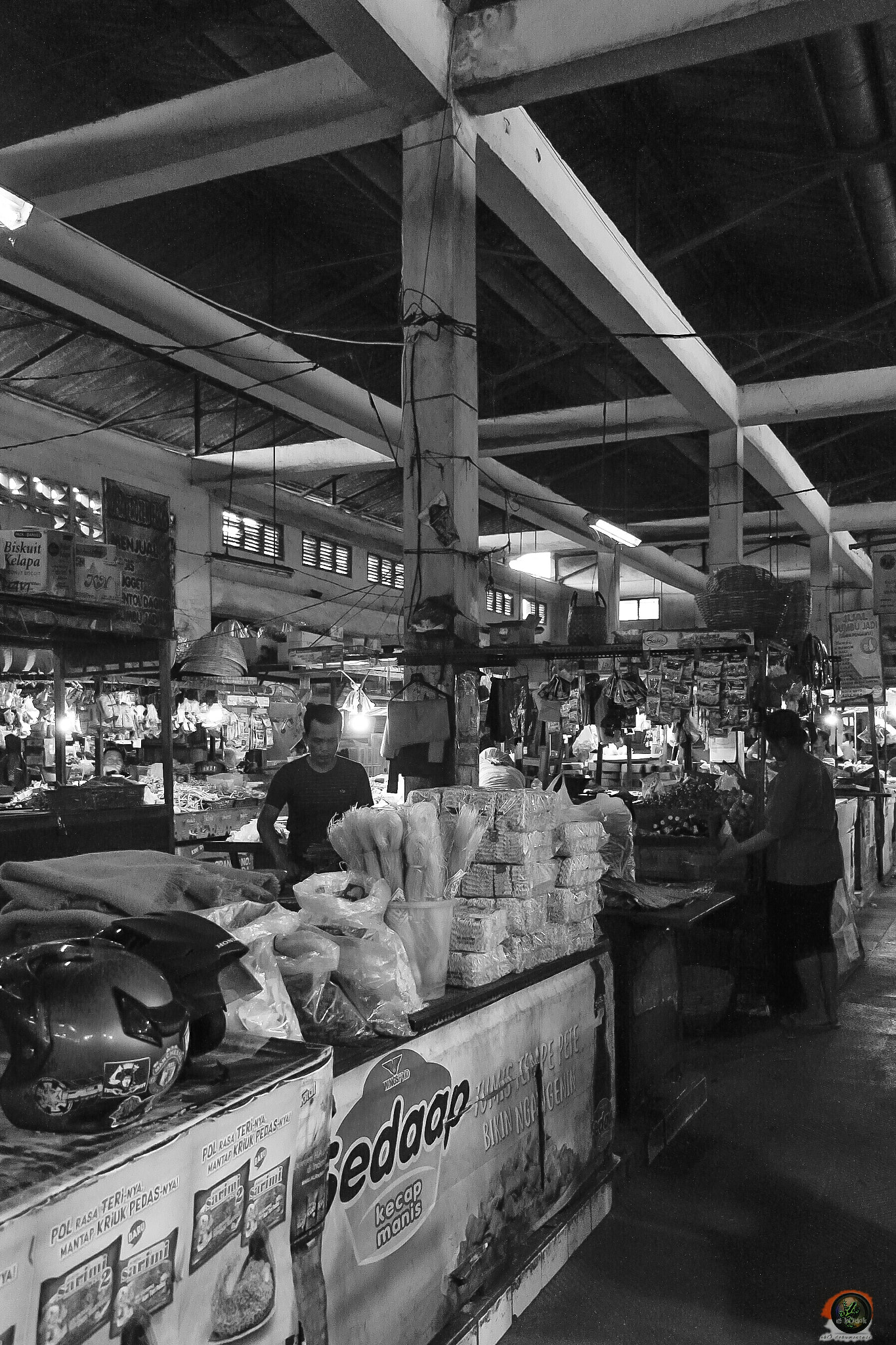 Samsung NX20 sample photo. Pasar tanjung photography