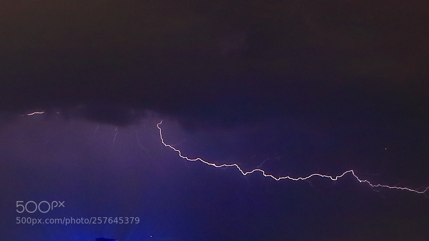 Canon EF 75-300mm F4.0-5.6 IS USM sample photo. Cloud to cloud lightning photography