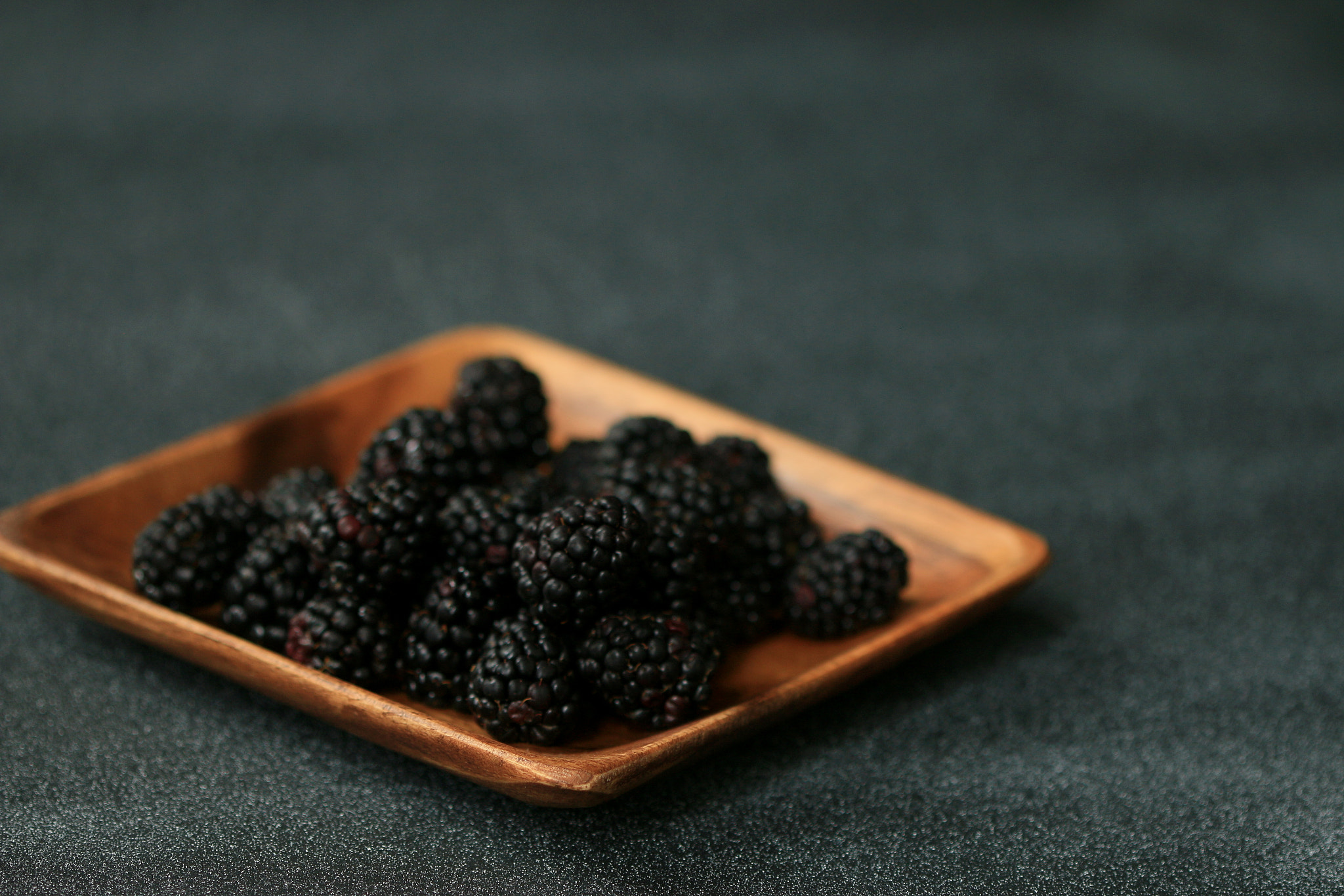 Canon EF 100mm F2.8 Macro USM sample photo. Blackberry photography