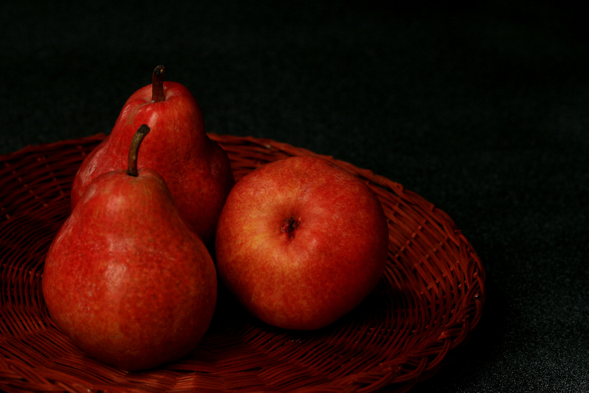 Canon EF 100mm F2.8 Macro USM sample photo. Bartlet pears photography