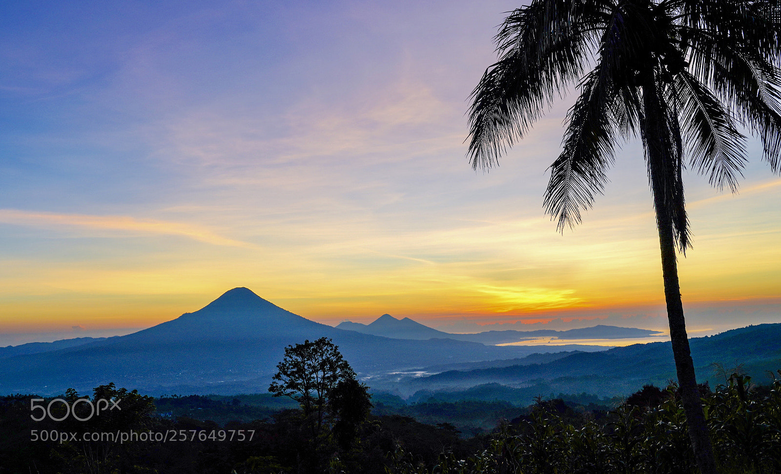 Sony a7R III sample photo. Early sunrise from rurukan photography