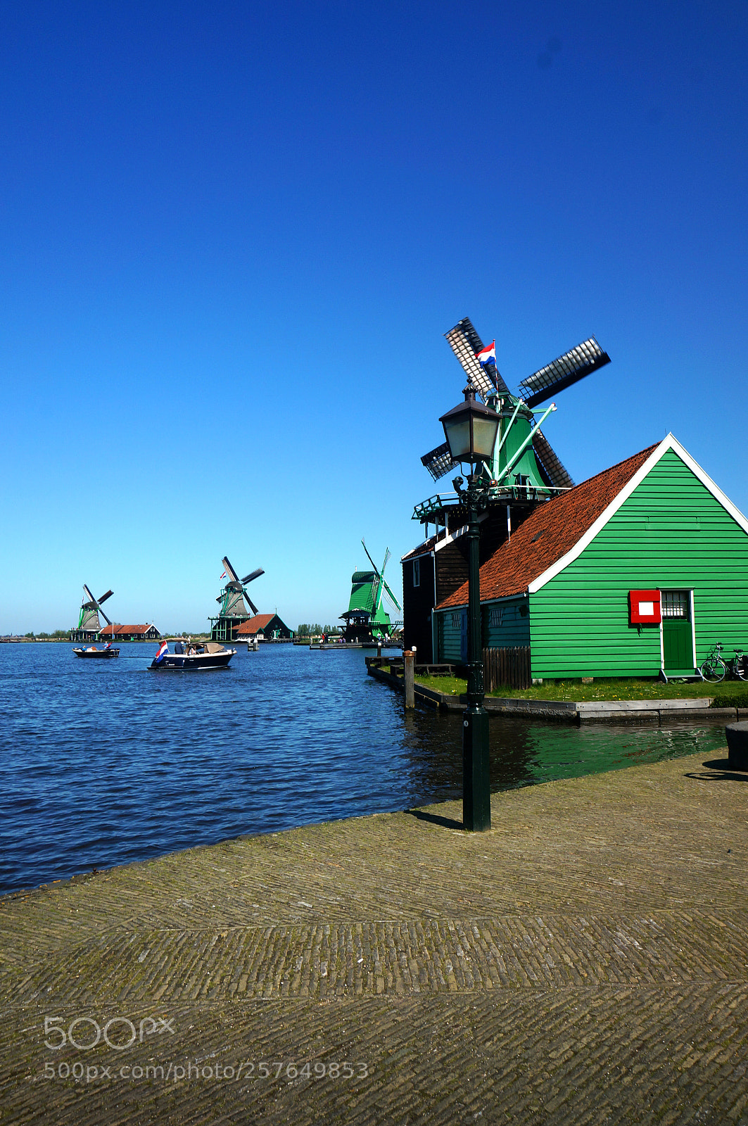 Sony Alpha NEX-6 sample photo. Green windmill photography