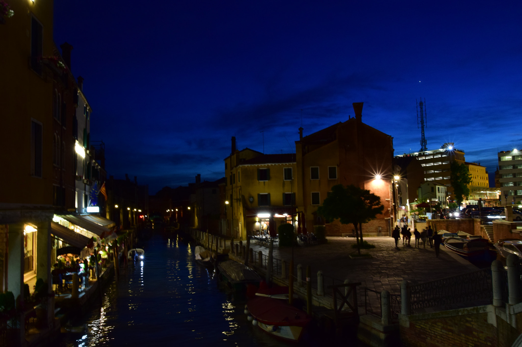Nikon AF-S Nikkor 20mm F1.8G ED sample photo. Venice by night photography