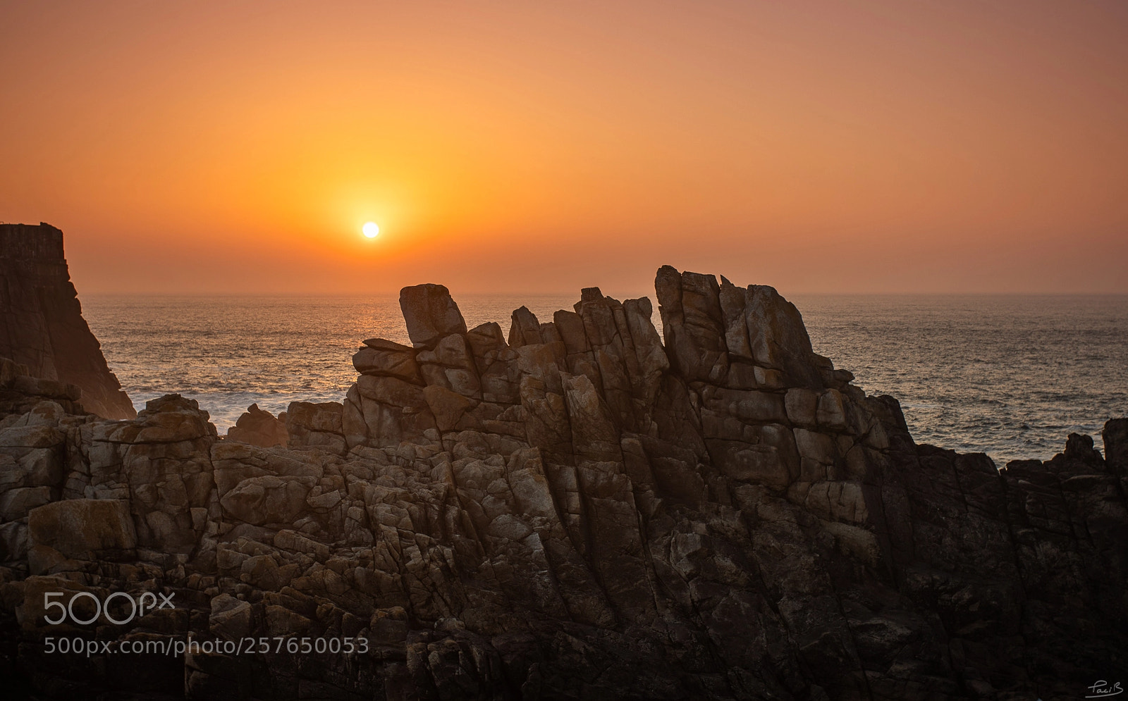 Canon EOS 5D Mark IV sample photo. Sunset in ouessant photography