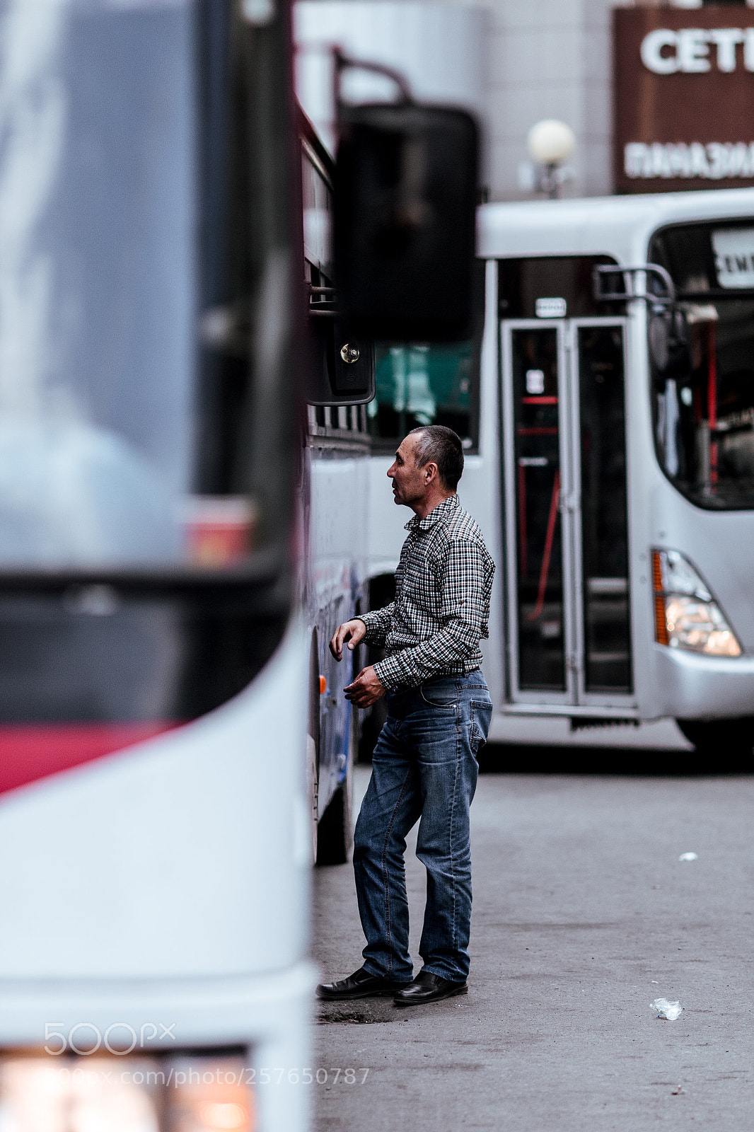 Canon EOS 70D sample photo. At bus station photography
