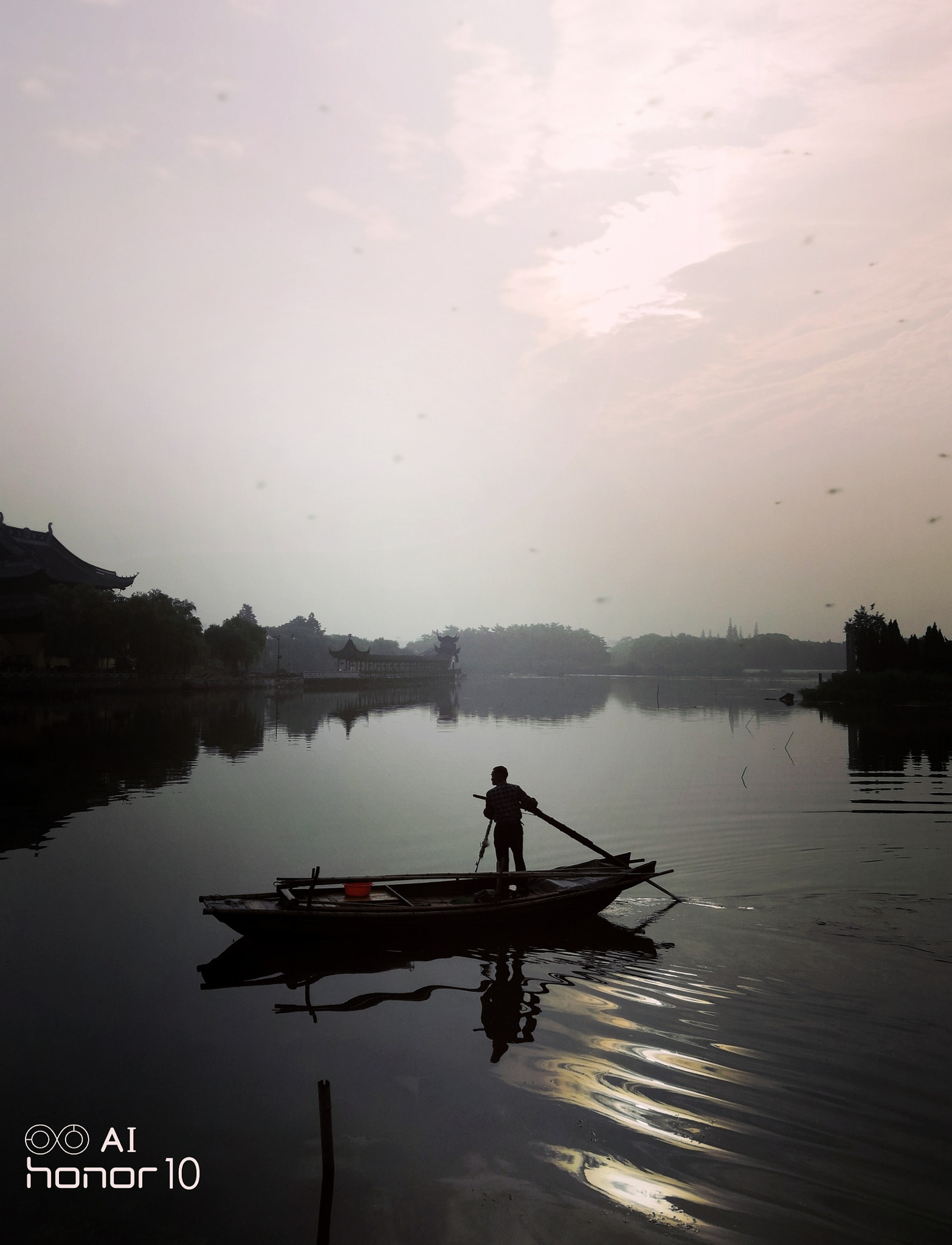 HUAWEI Honor 10 sample photo. Boating in morning photography