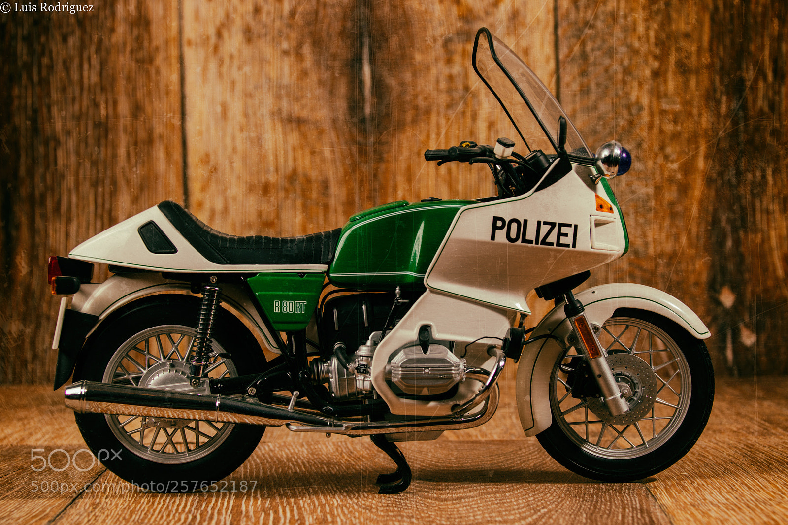 Canon EOS 77D (EOS 9000D / EOS 770D) sample photo. Police bmw photography