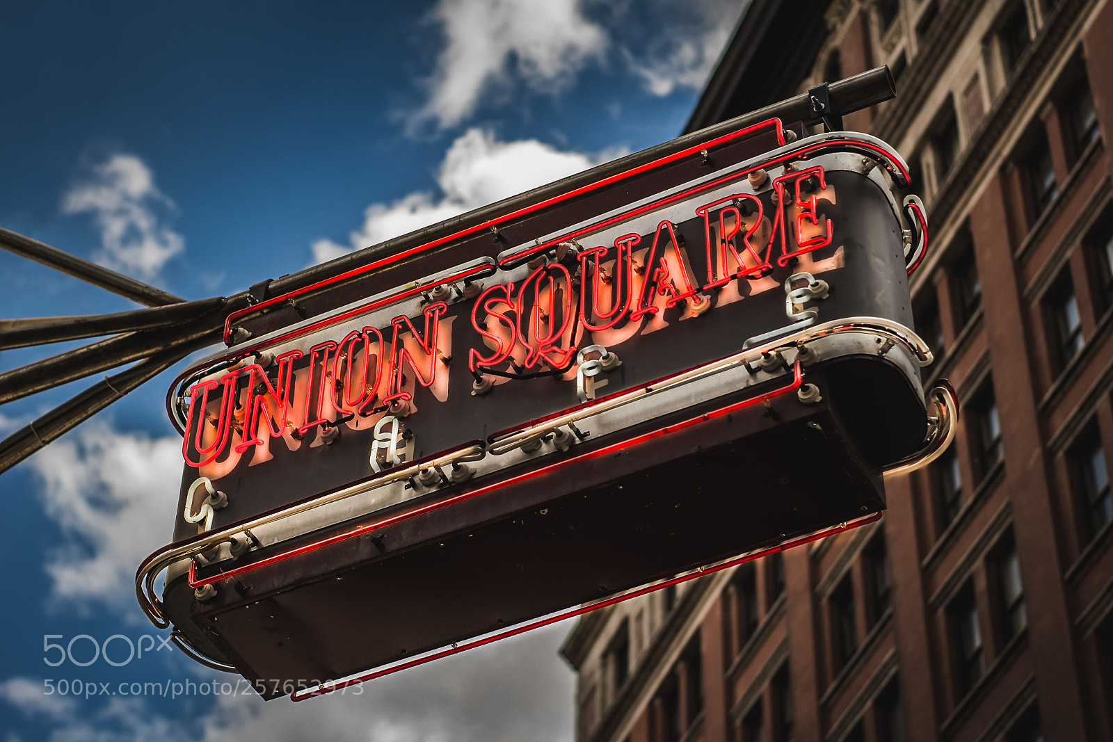Canon EOS 100D (EOS Rebel SL1 / EOS Kiss X7) sample photo. Union square  photography