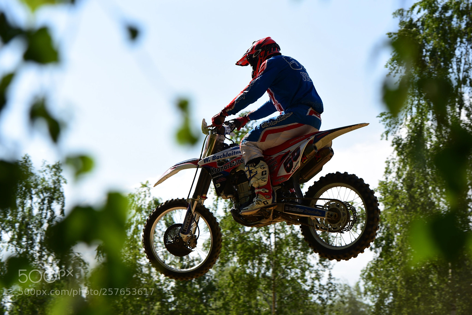 Nikon D750 sample photo. Flying trough the air photography