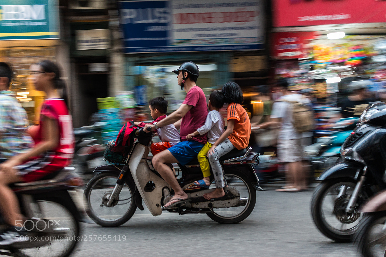 Canon EOS 70D sample photo. Family carpool photography