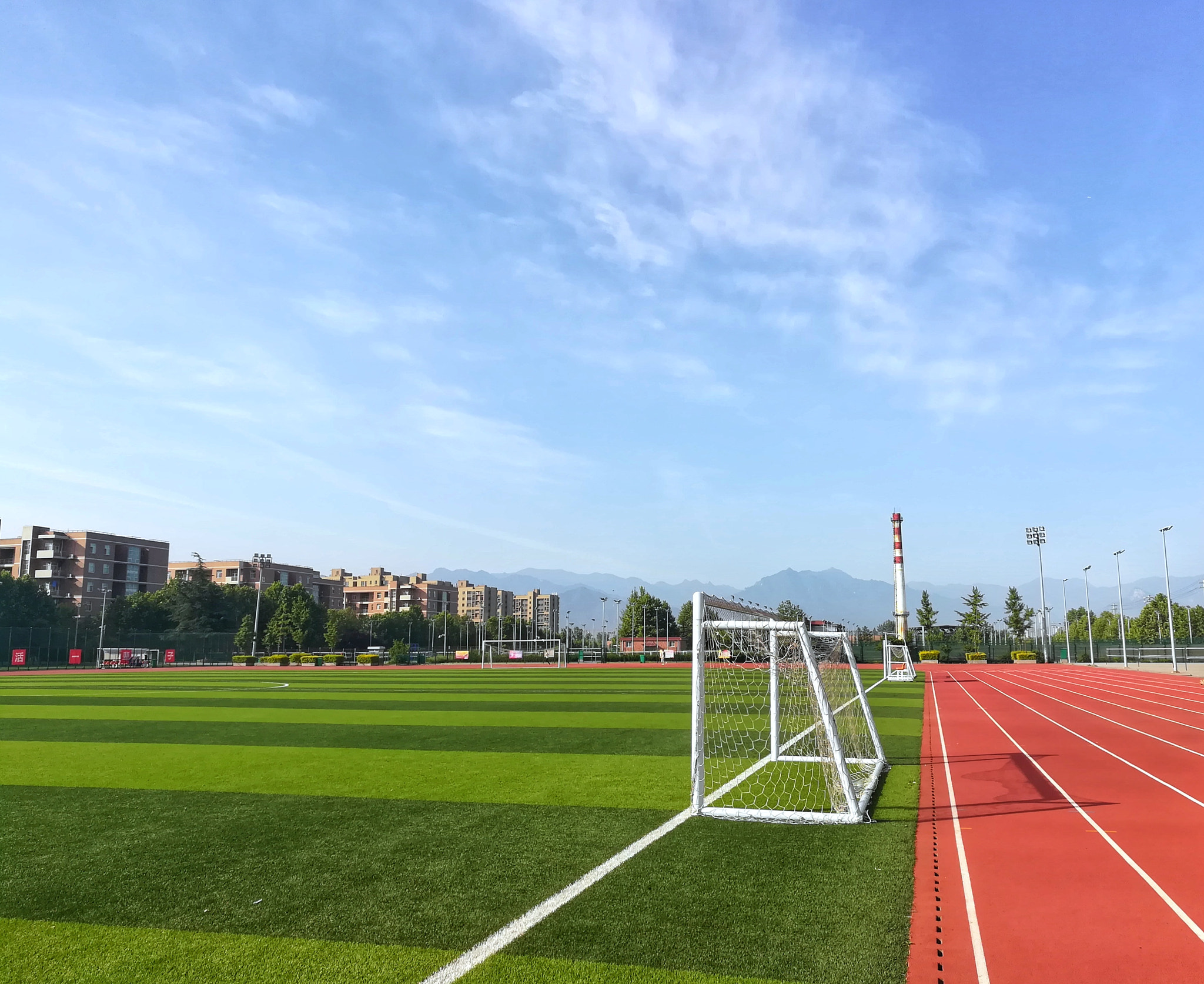 HUAWEI c??Eu?s 6X sample photo. Jogging photography