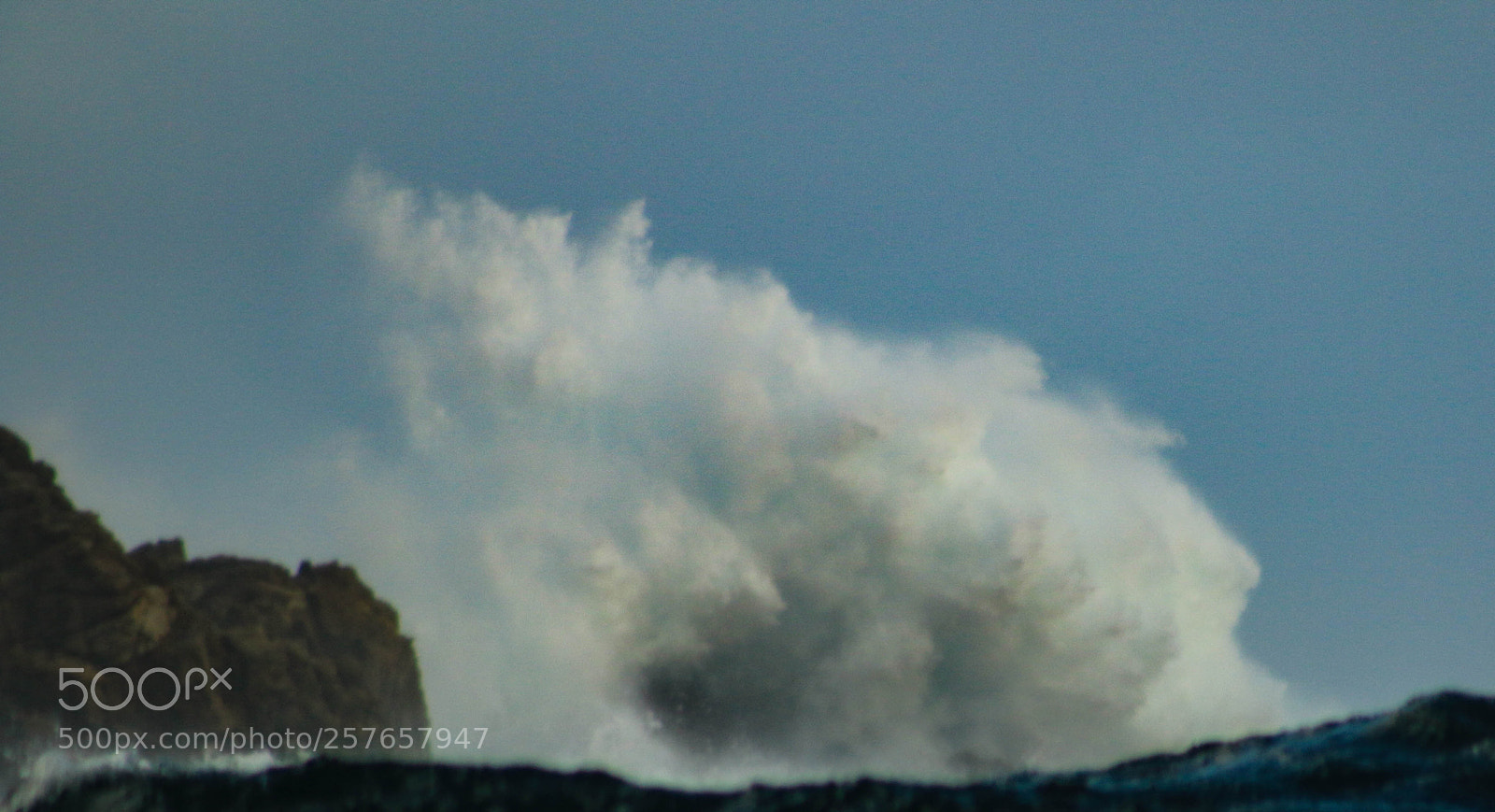 Canon EOS 7D Mark II sample photo. Wave explosion photography